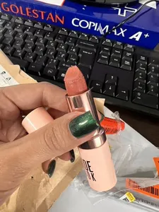 تجریه خرید رژ لب جامد گلدن رز شماره 02