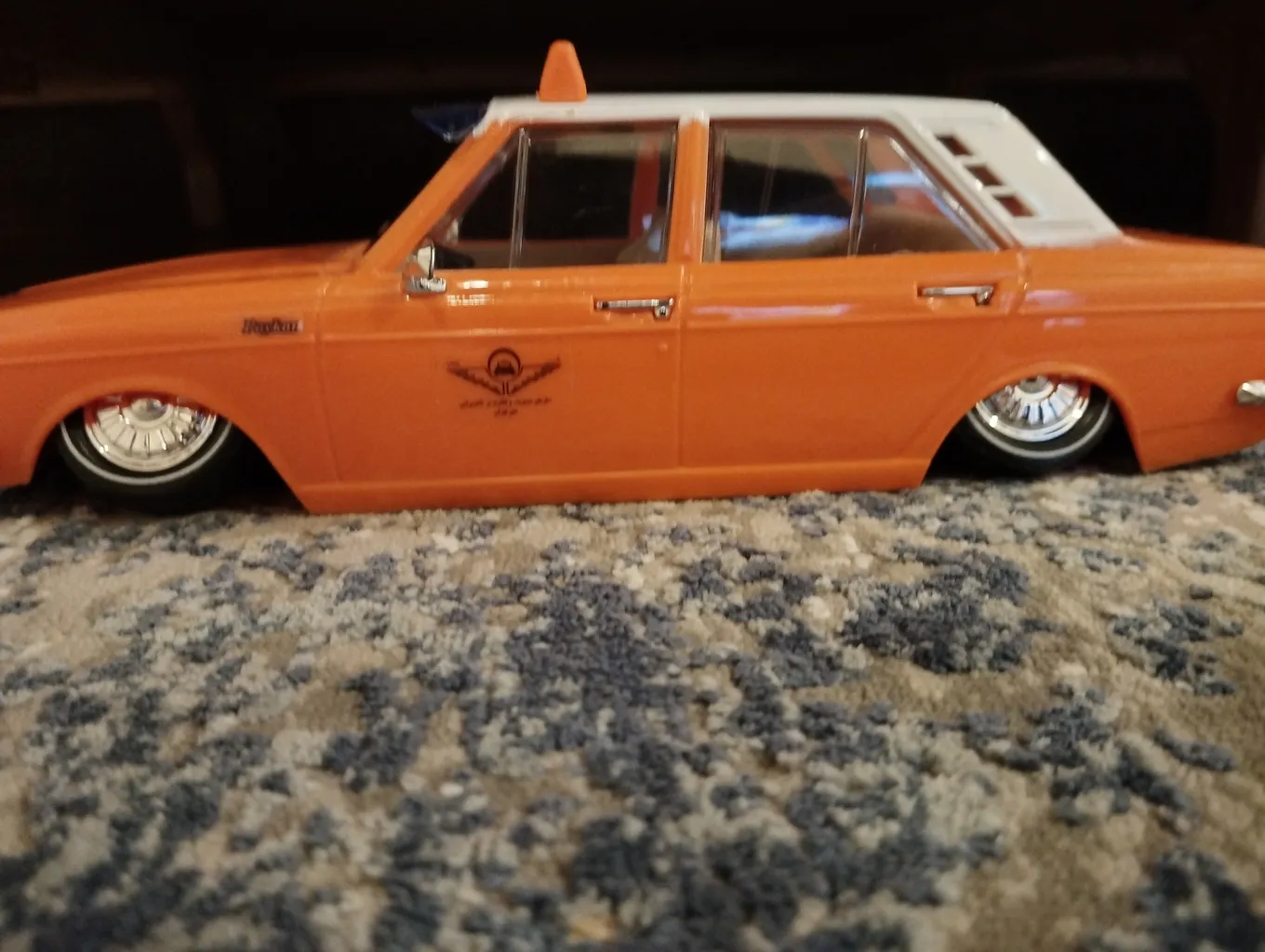 ماکت ماشین مدل تاکسی پنوماتیک