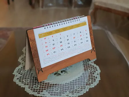 تقویم رومیزی سال 1403 مدل چوبی