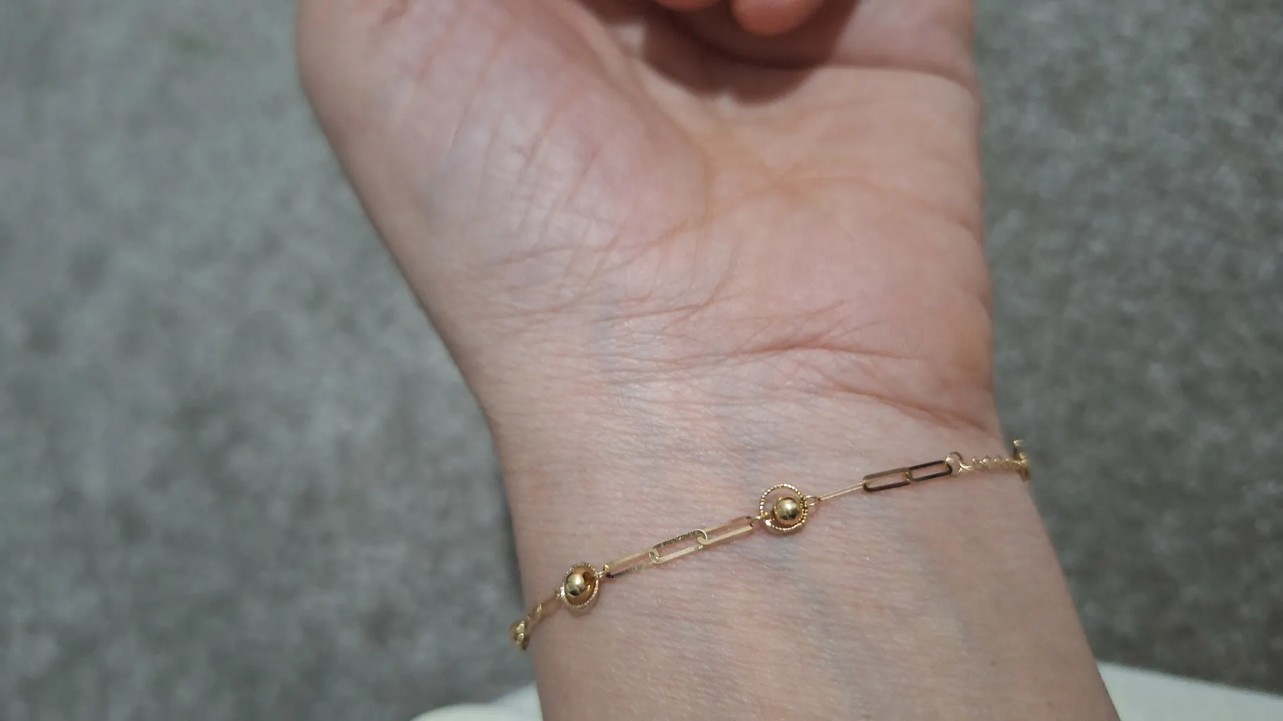 دستبند طلا 18 عیار زنانه هور گالری مدل مینیمال هرمس گوی حلقه کد RCB272