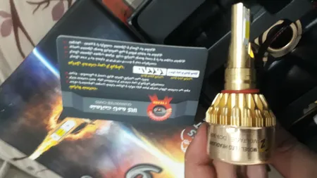 لامپ هدلایت خودرو مدل D9H7 بسته 2 عددی