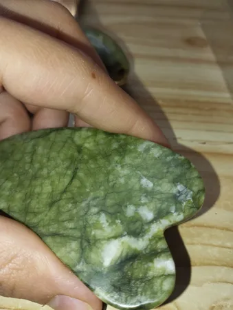 ماساژور دستی مدل Q12 به همراه سنگ ماساژ