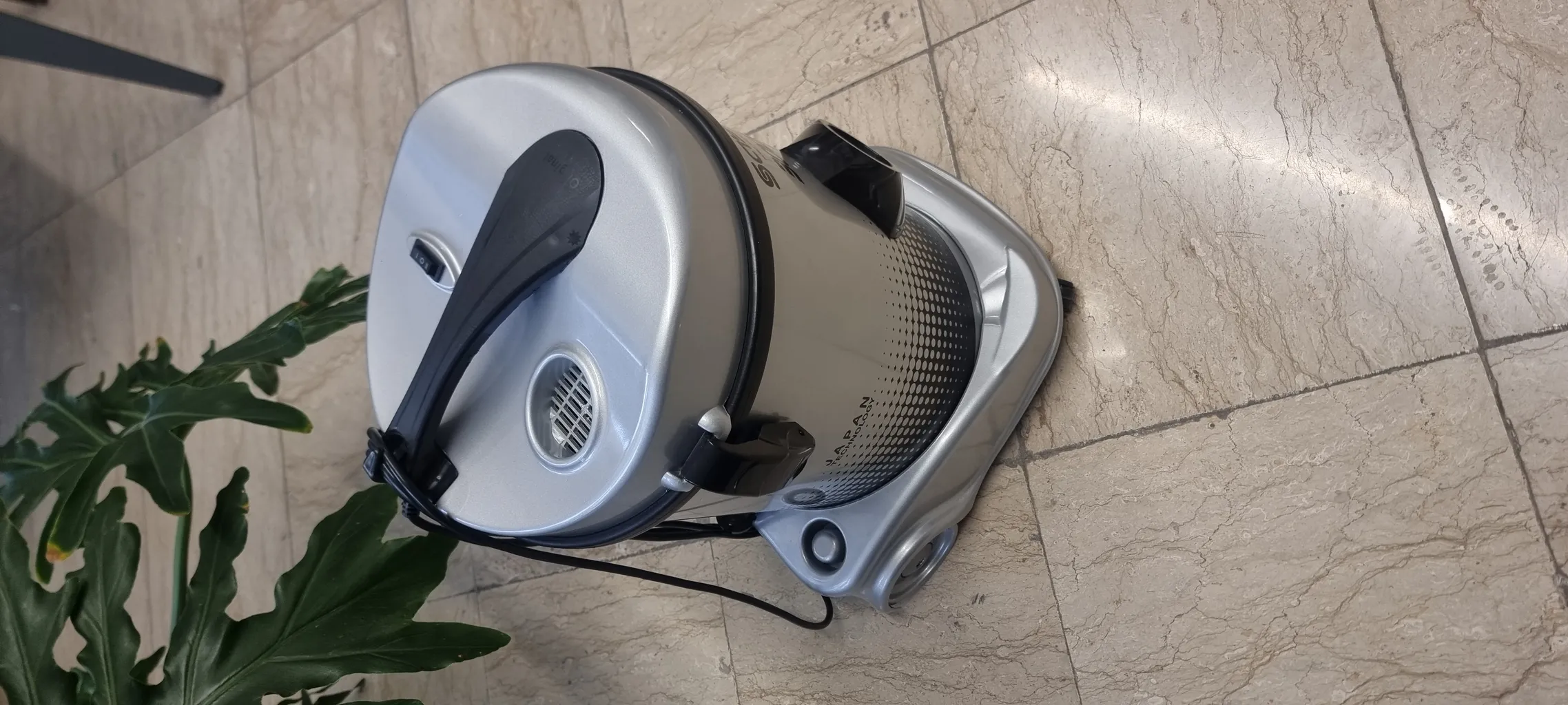 جاروبرقی سطلی 2000 وات ساینا مدل 3000