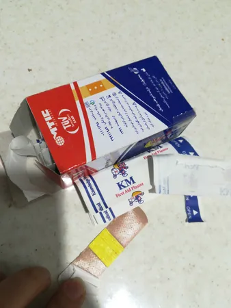 چسب زخم کی ام کد 1873171 بسته 50 عددی