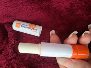 تجریه خرید بالم لب مای مدل ضد آفتاب