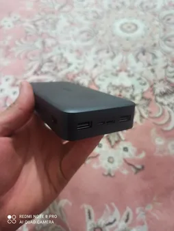پاوربانک 18 وات شیائومی مدل Redmi ظرفیت 20000 میلی آمپرساعت به همراه کابل تبدیل microUSB