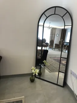 آینه مدل قدی فلزی طرح تاج پایه دار F-180