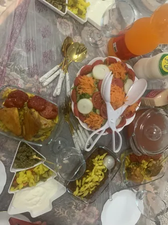 سرویس غذاخوری 26 پارچه داماس مدل لب طلا