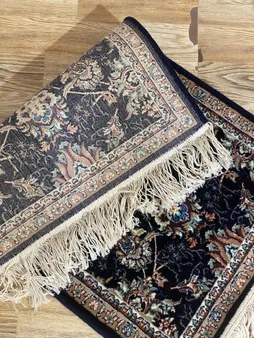 فرش زمرد مشهد طرح افشان زمینه سورمه ای