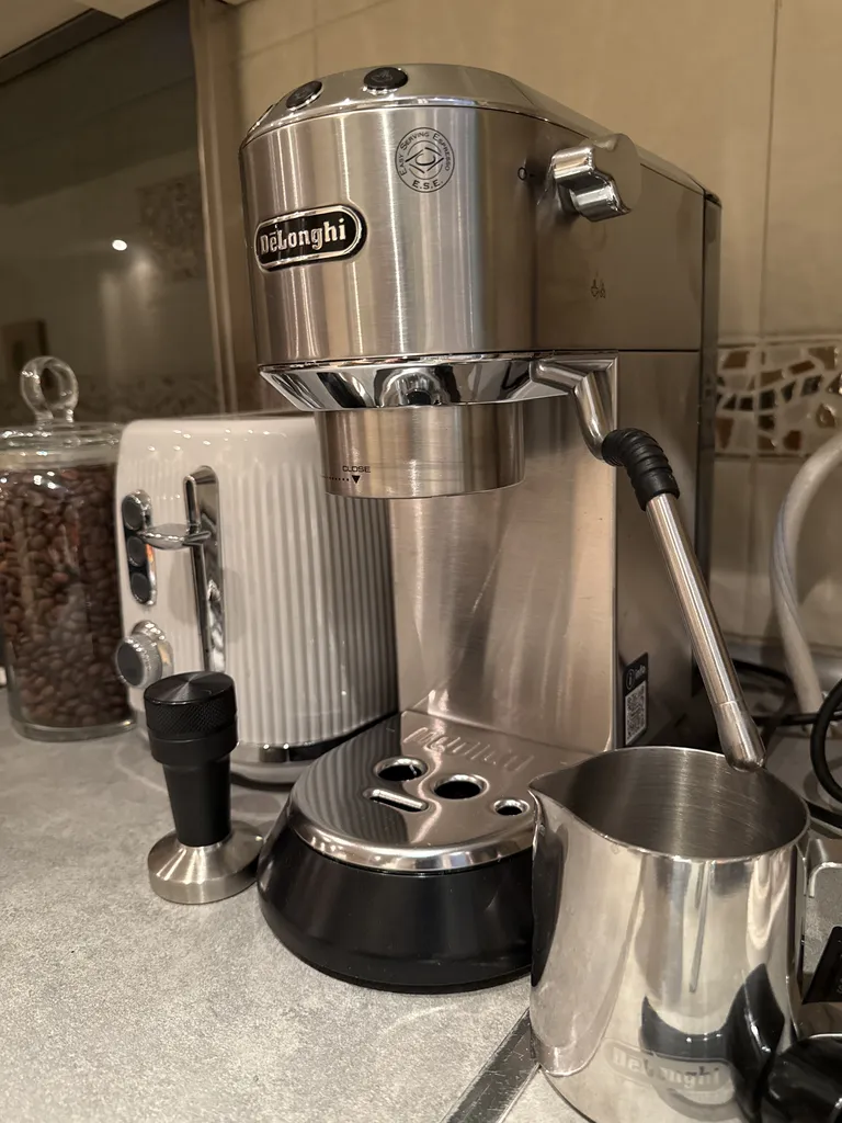 اسپرسو ساز ۱۱۰۰ میلی‌متر دلونگی مدل EC885