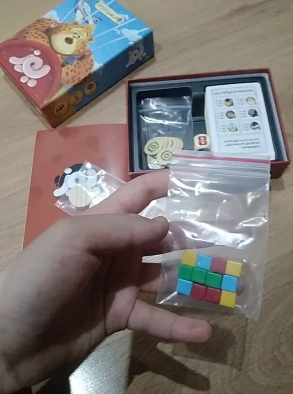 بازی فکری یوز مدل کارتی مناسب برای سن 10 سال به بالا