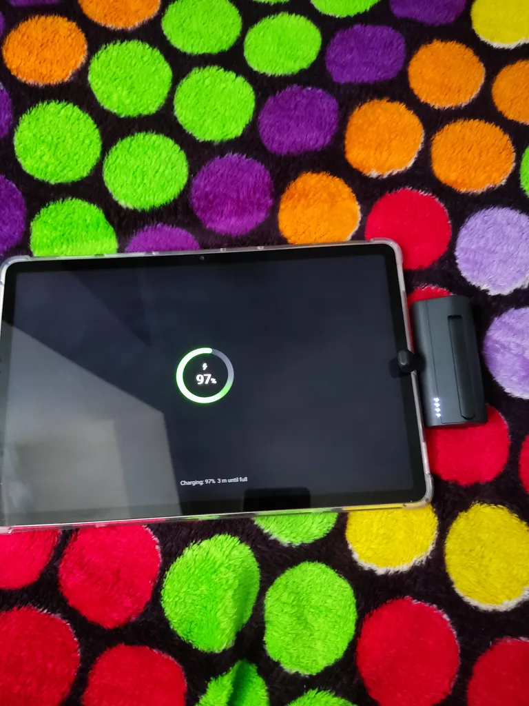 پاوربانک یونیوو مدل UN5000 USB-C ظرفیت 4500 میلی آمپر ساعت