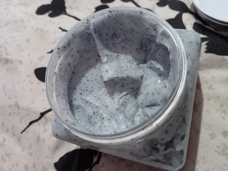 اسکراب لایه بردار پوست مکس لیدی مدل with ice حجم 300 میلی لیتر