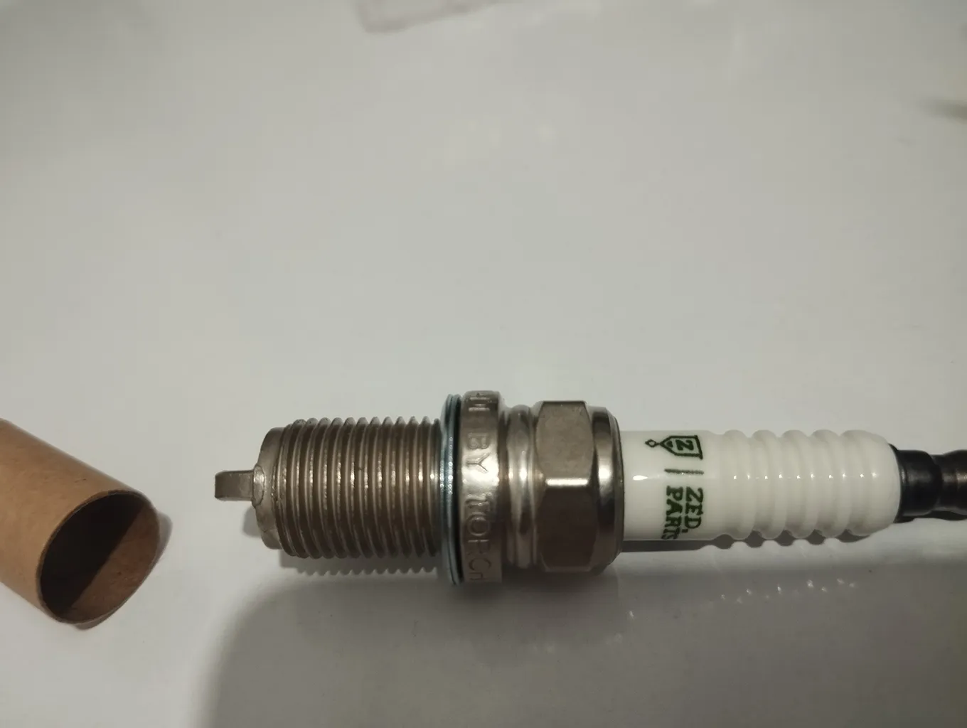 شمع خودرو تورچ مدل تک پلاتین پایه کوتاه کد K6RTC بسته 4 عددی