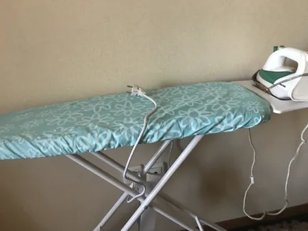 میز اتو وانیلی مدل P3491-Flower