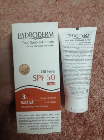 کرم ضدآفتاب هیدرودرم مدل Medium Beige SPF50، حجم 50 میلی‌لیتر