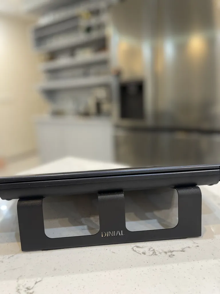 پایه نگهدارنده لپ تاپ دینیال مدل DN01