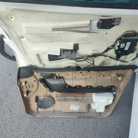 دستگیره داخلی درب جلو چپ پارکر کد 169 مناسب برای دنا