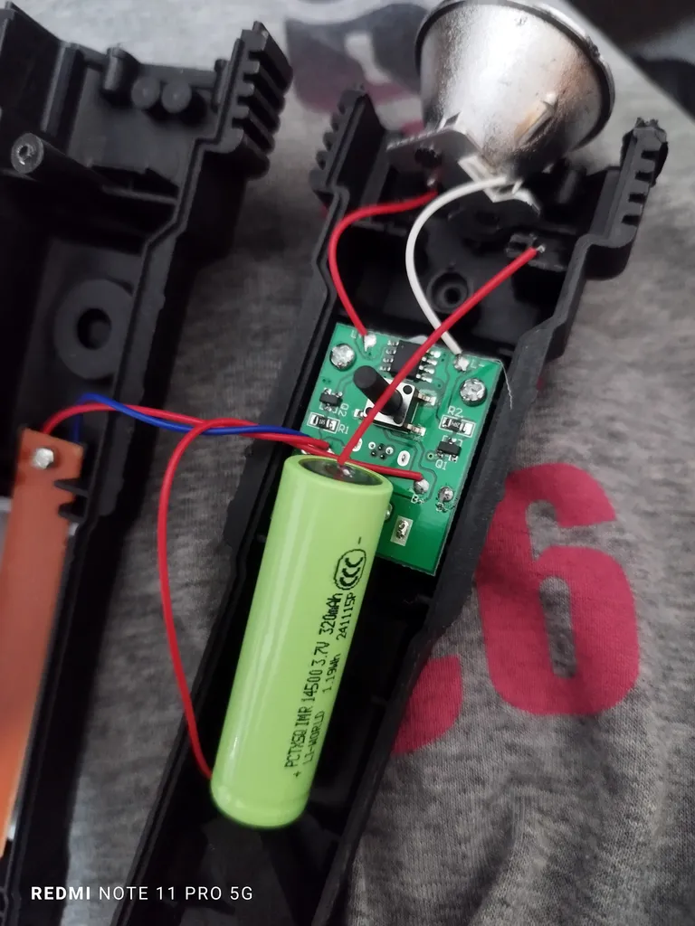 چراغ قوه دستی مدل 8 کاره led torch