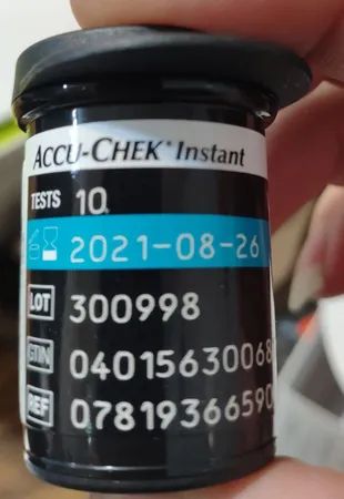 دستگاه تست قند خون اکیو چک مدل اینستنت