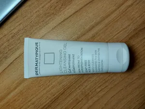 تجریه خرید ژل شستشو صورت درماتیپیک مدل Lightening حجم 100 میلی لیتر