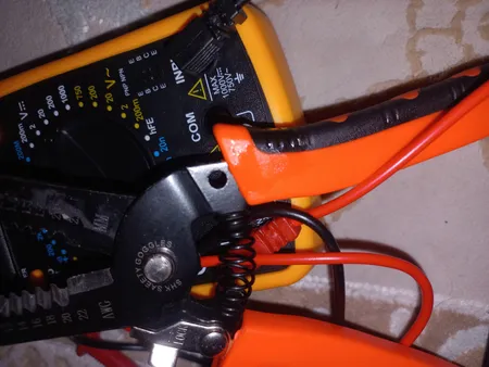 سیم لخت کن مدل PLW-210C سایز 7 اینچ