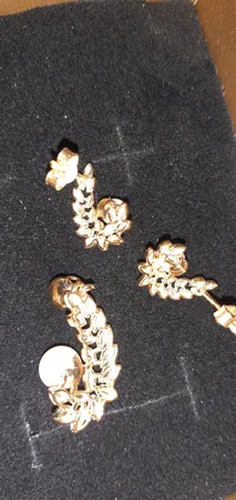 نیم ست طلا 18 عیار زنانه طلای مستجابی مدل زیتون 670135