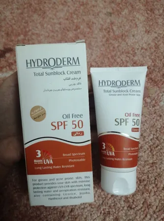 کرم ضدآفتاب هیدرودرم مدل Medium Beige SPF50، حجم 50 میلی‌لیتر