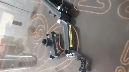 پایه نگهدارنده گوشی موبایل مدل sun visor طرح آفتابگیر خودرو