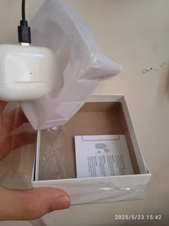 هندزفری بلوتوثی مدل AirPods Pro 2nd Generation Type-C 2024