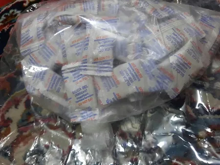 رطوبت گیر مدل سیلیکا ژل وزن 3 گرم بسته 100 عددی