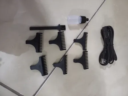 ماشین اصلاح موی صورت وی جی ار مدل 059