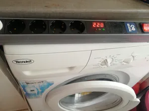 تجریه خرید چندراهی و محافظ برق با نمایشگر ولتاژ پارت الکتریک مدل آذین کد 5443