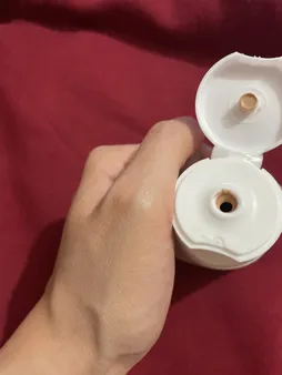 کرم ضد آفتاب رنگی ویتالیر، SPF 50، مدل CB، ‌مناسب انواع پوست‌ با تنالیته متوسط و حجم 40 میلی‌لیتر، ضد آب، مرطوب‌کننده، غیر کومدون‌زا، محافظت‌کننده در برابر اشعه‌های UVA و UVB، ضد پیری،با ماندگاری 3 ساعته