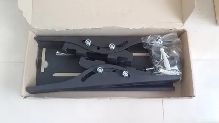 پایه دیواری ای جی ام مناسب برای تلویزیون های 32 تا 43 اینچی