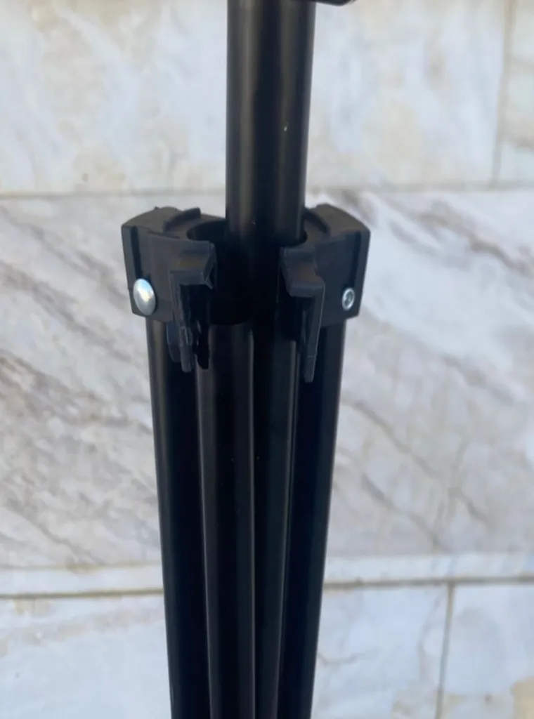 سه پایه نگهدارنده گوشی موبایل زومی مدل Cell Phone Stand