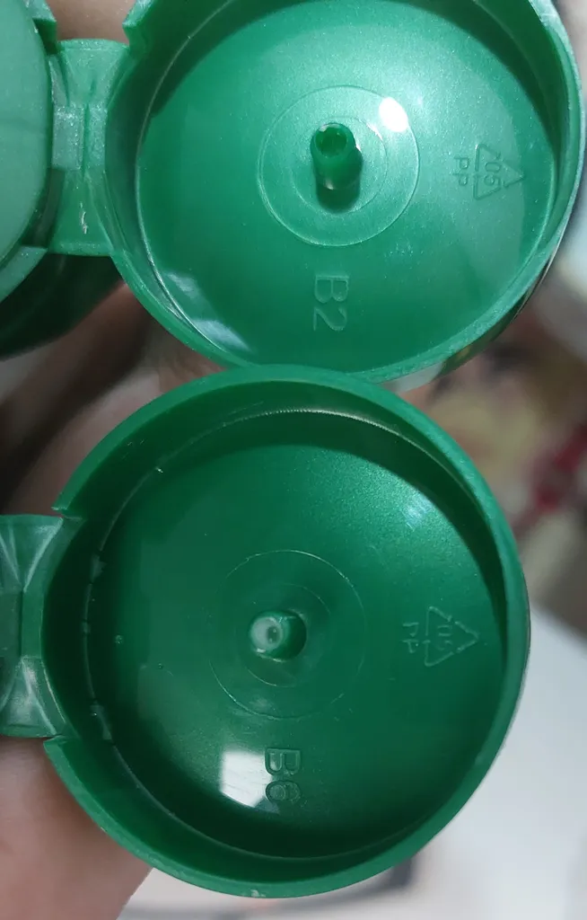 فوم شستشو صورت بریلی مدل ضدجوش چای سبز حجم 100 میلی لیتر