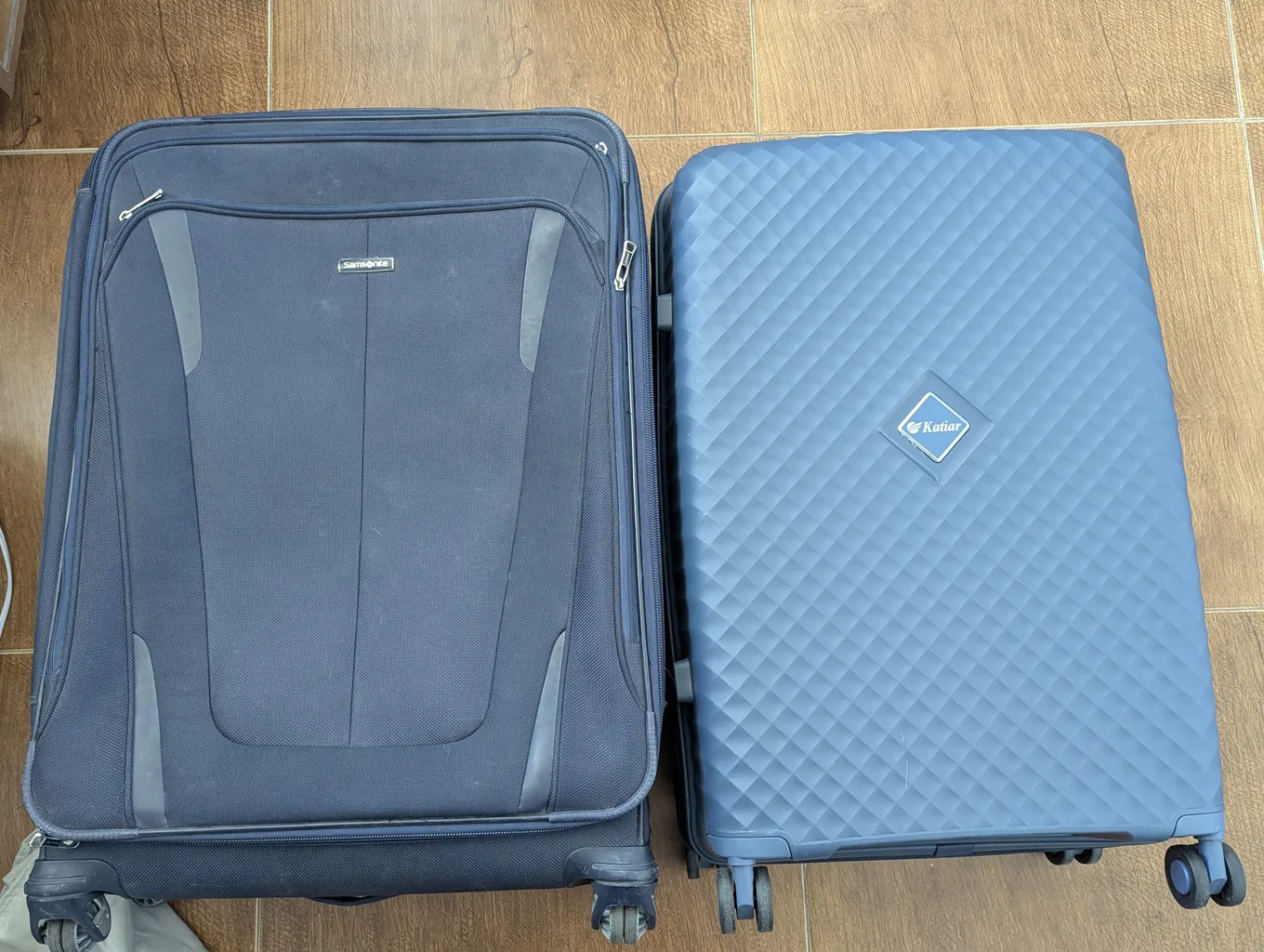 چمدان کاتیار مدل 162-03 سایز بزرگ ارتفاع 68 سانتی متر