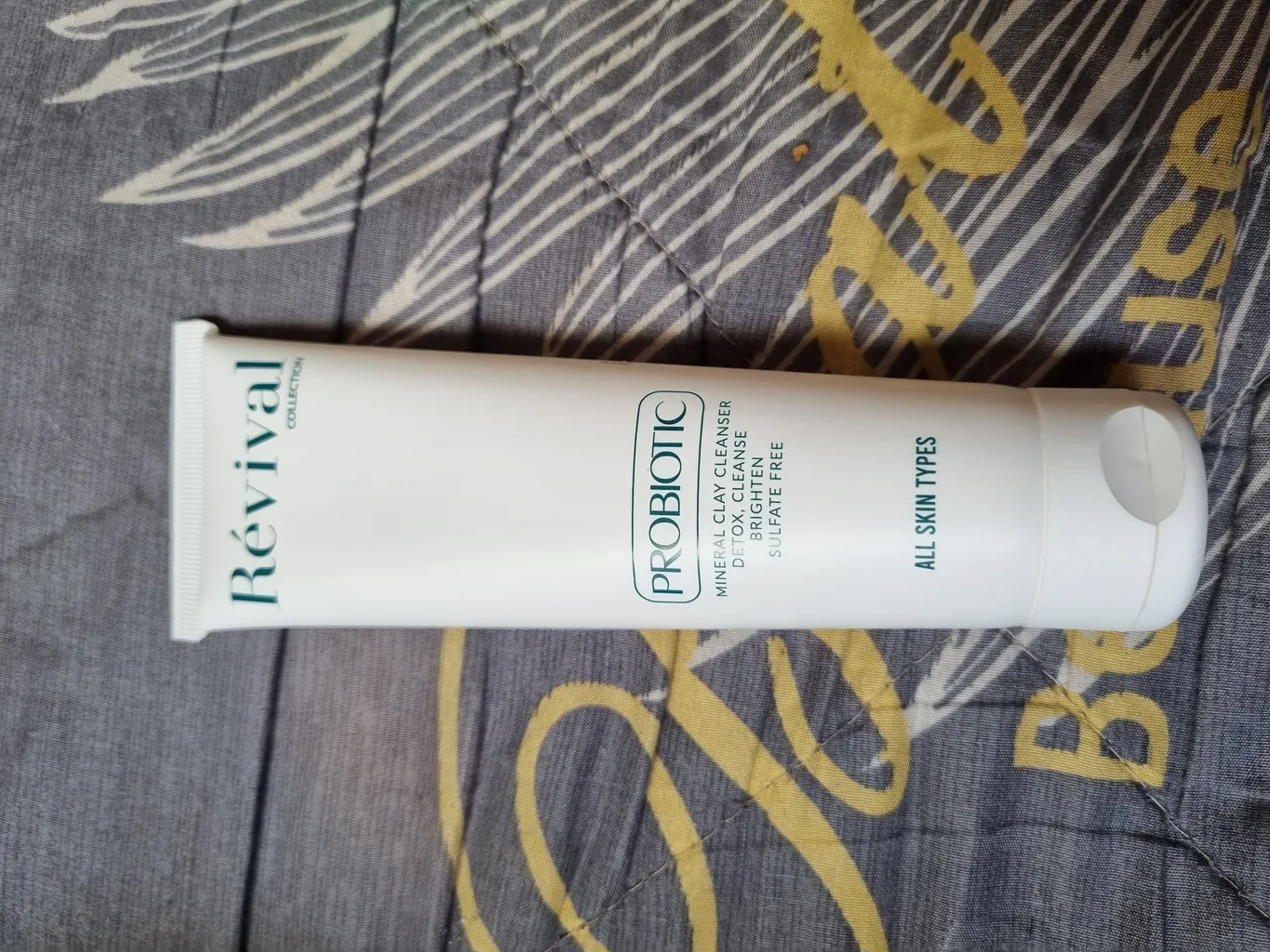 ژل شست‌وشوی صورت رویوال مدل کائولن مناسب انواع پوست حجم 150 میلی‌لیتر