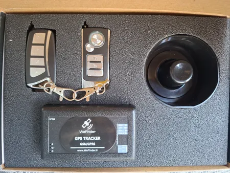 ردیاب خودرو وی فایندر مدل W700