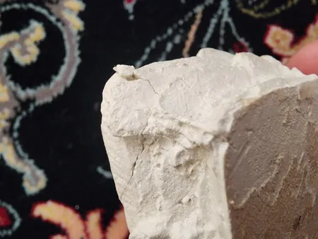 مجسمه سنگی مدل نوزاد روی بال فرشته