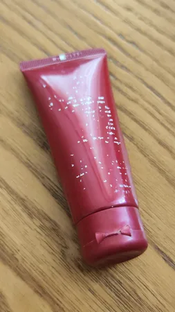 کرم ضدآفتاب و ضدلک رنگی لافارر مدل SPF40-Medium، مناسب پوست‌های چرب، حجم 40 میلی‌لیتر