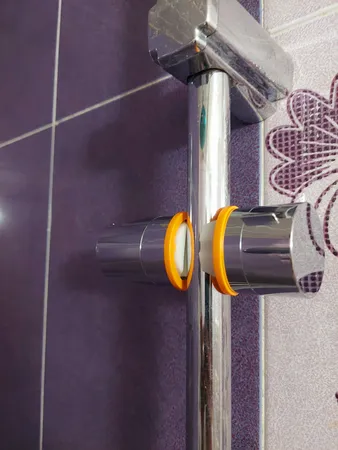 نگهدارنده سردوش حمام سیلک لند مدل SLZ