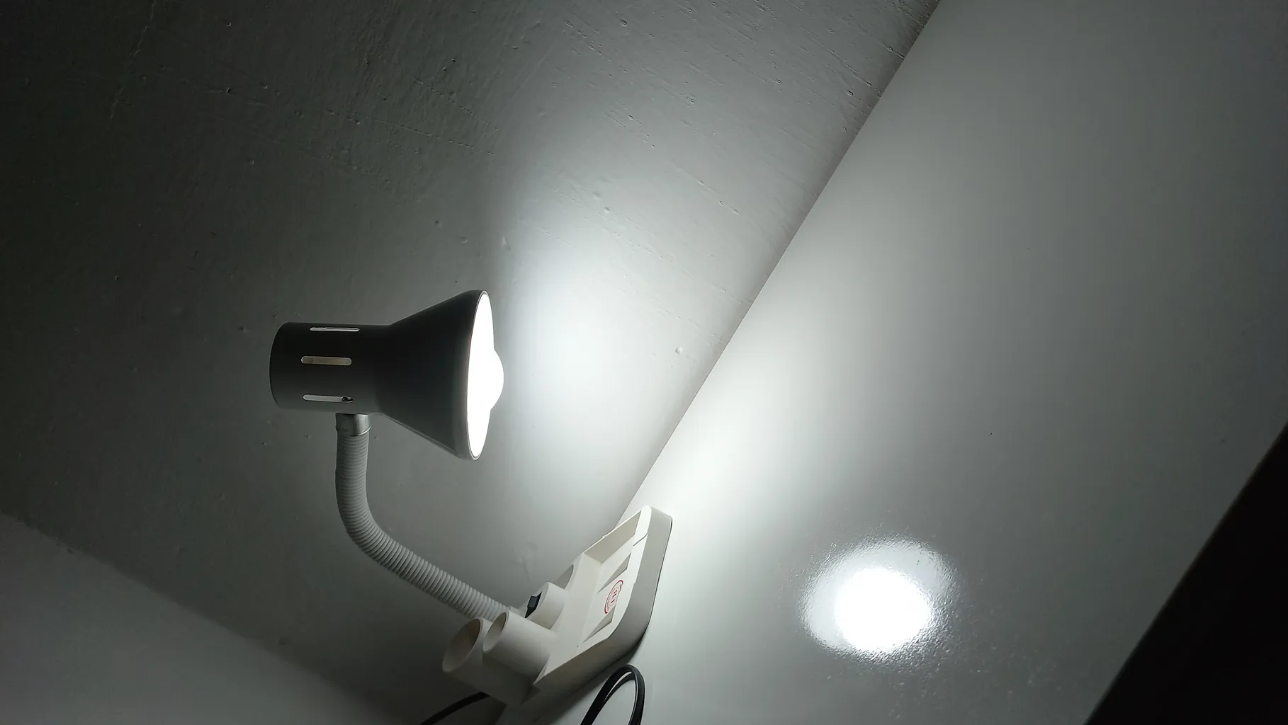 چراغ مطالعه بوستانچی مدل DL-105