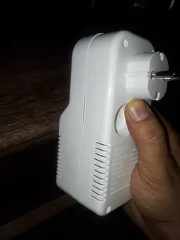 محافظ ولتاژ پارت الکتریک مدل 01