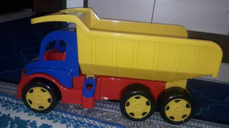 ماشین بازی زرین تویز مدل کامیون سوپر معدن F2