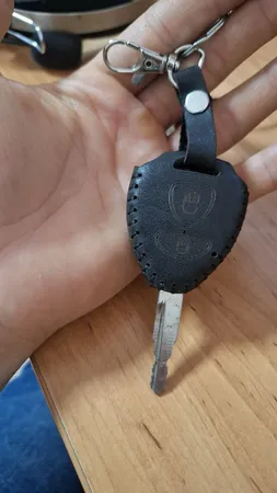 کاور ریموت خودرو چرم آراهمراه کد ARAJ584 مناسب برای جک کلیددار