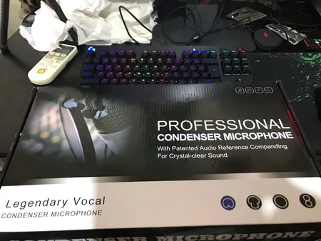 میکروفن کندانسر مدل Live Broadcast Equipment همراه با پایه تلسکوپی