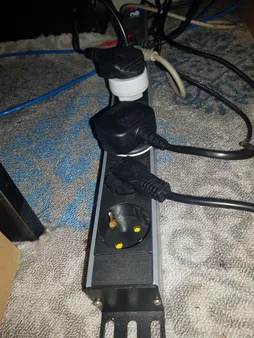 محافظ ولتاژ دیجیتال پارت الکتریک مدل آذین کد 6642