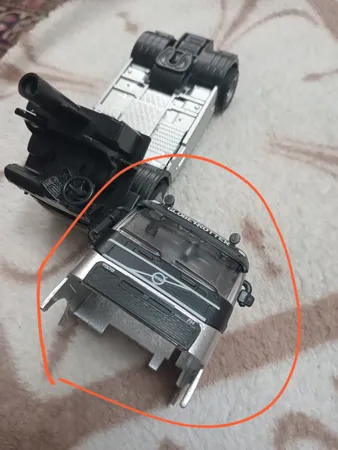 ماشین بازی مدل کامیون تریلی کشنده ولوو اف هاچ کد FH500